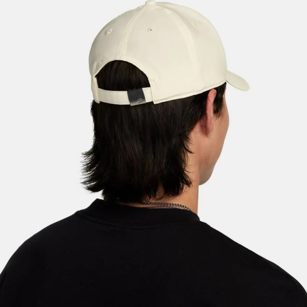 Dri-Fit Structured Metal Logo Unisex Cap